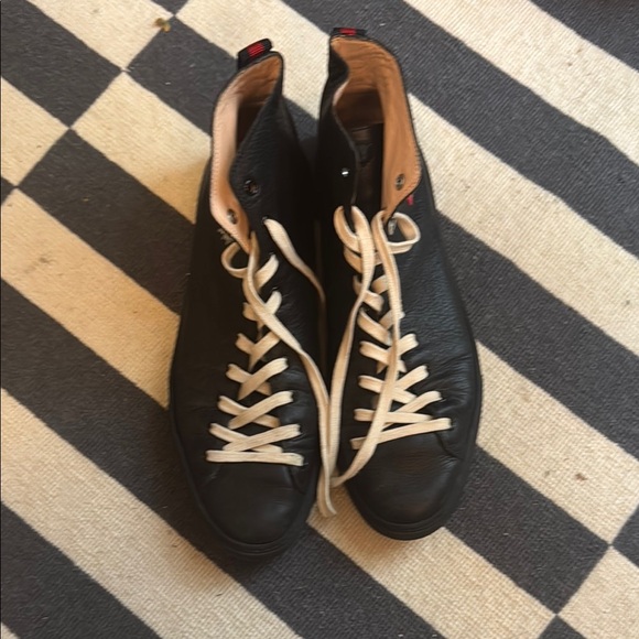 Gucci Black and Cream High-Top Sneakers with funky Design - Picture 1 of 6